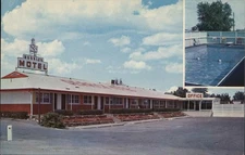 Glendive, Montana MT Derrick Motel Tichnor Chrome Original Vintage Postcard