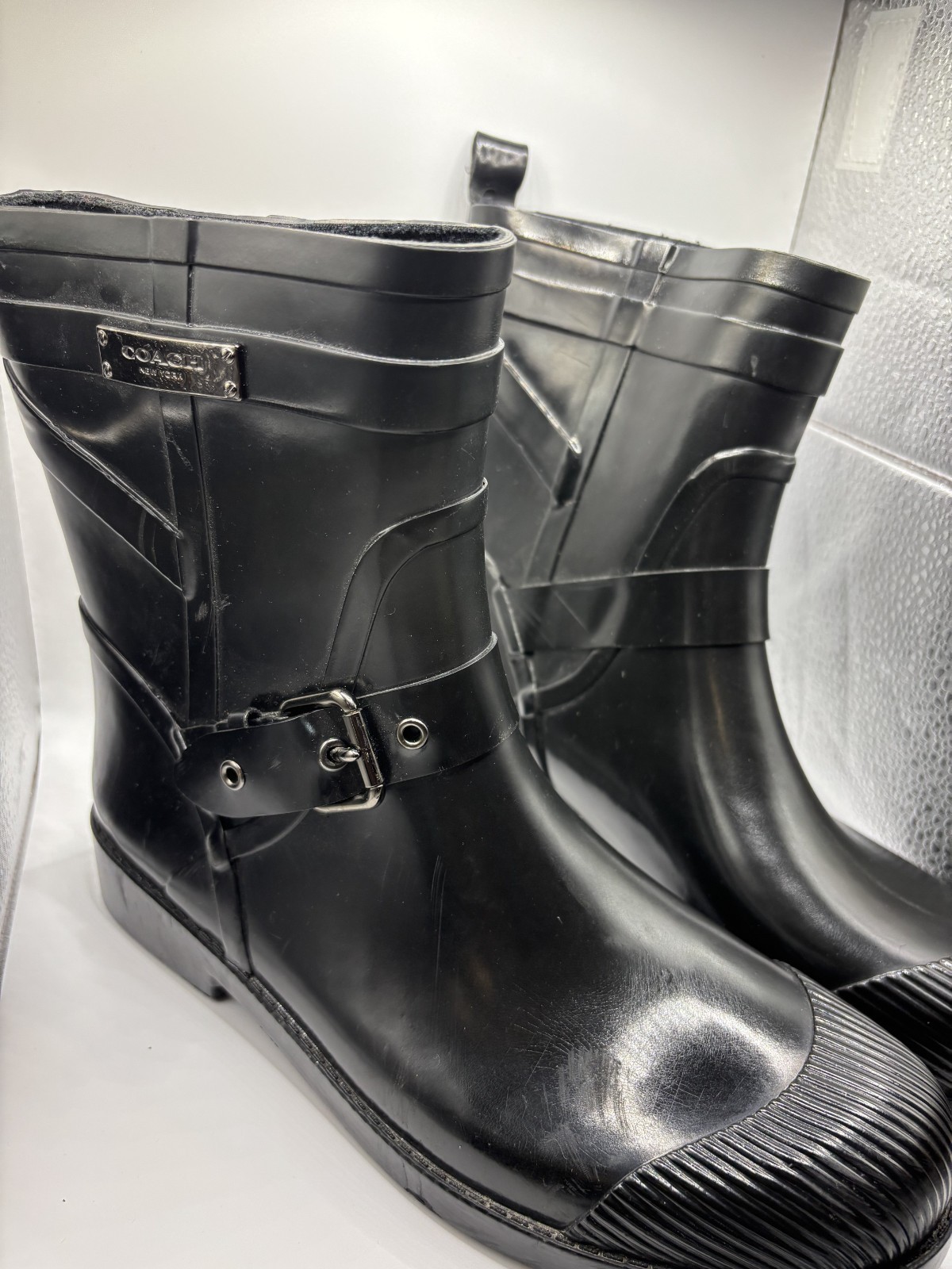 Coach Lester Women’s Black Rubber Ankle Rain Boots Pull-On Buckle Logo US 8