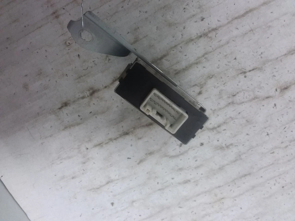 Módulo intermitente Toyota Tundra 2007 81980-0C020 Foto 2 de 4