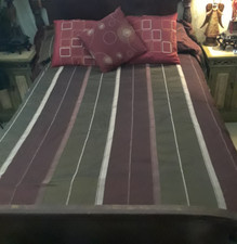 California King Striped Comforter 96 x 100 and Three Pillows Zippered 18 x 18 in