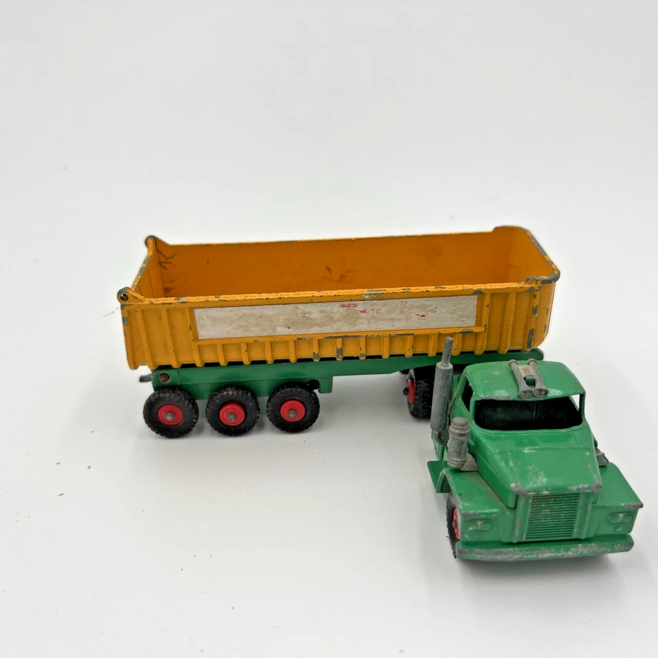 MatchBox Dodge Tractor W Fruehauf Tipper Trailer England By Lesney Green Yellow - Image 4 of 4