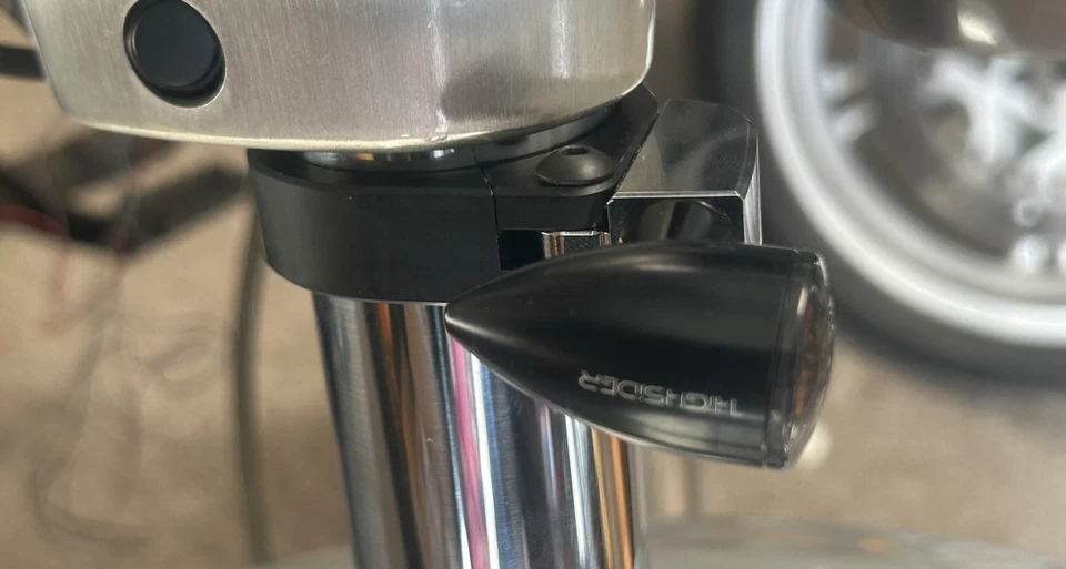 VICTORY 43MM FORK CLAMP LED FRONT TURN SIGNAL SET VEGAS GUNNER JACKPOT HIGHBALL - Image 4 of 4