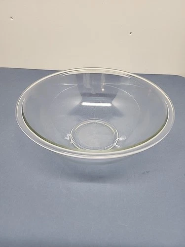 Vintage Pyrex #326 4 Quart 11 3/4” Diameter Clear Glass Mixing Bowl