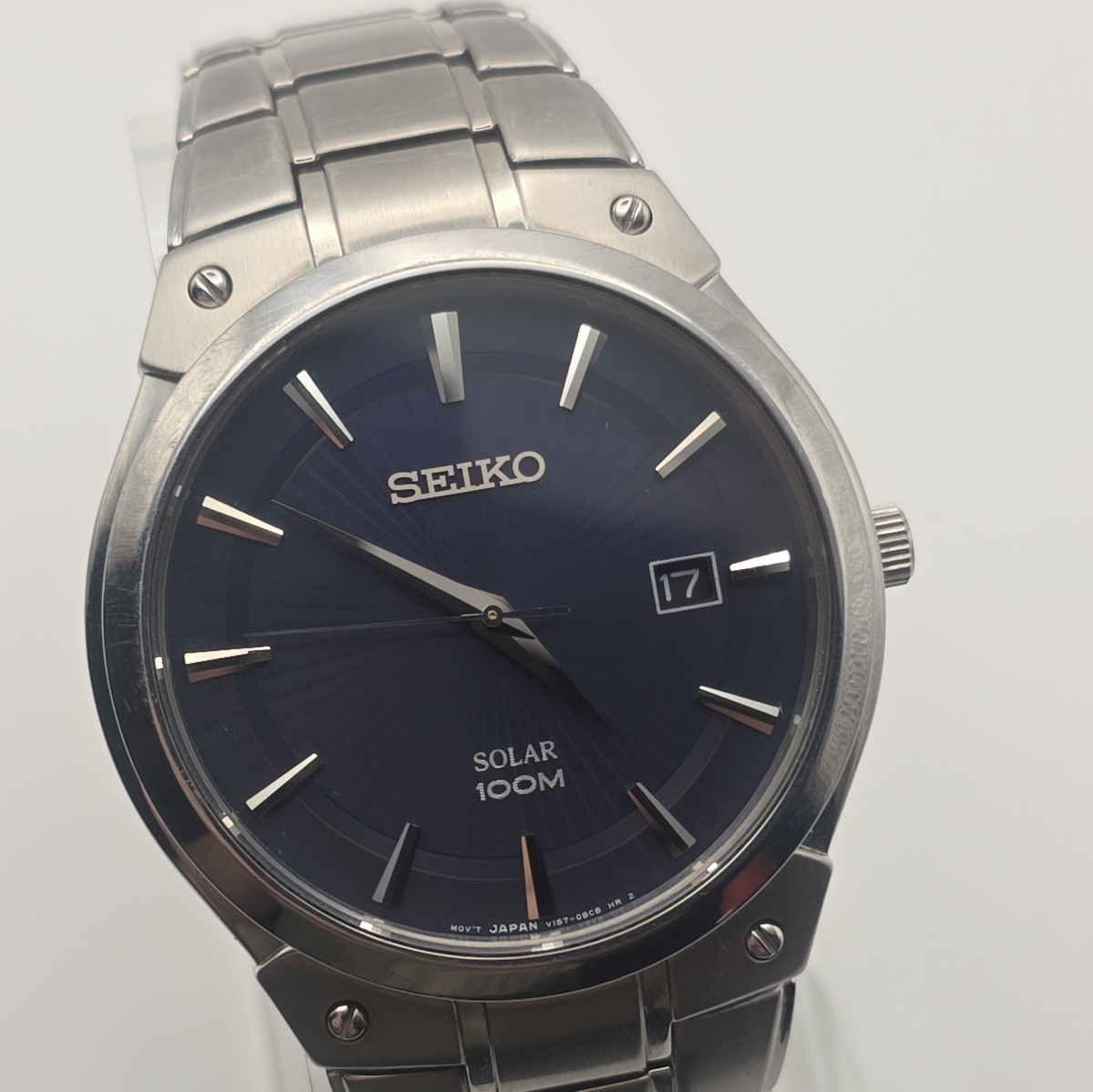 Seiko Solar Watch Men 41mm Silver Tone Dark Blue Dial Date V157