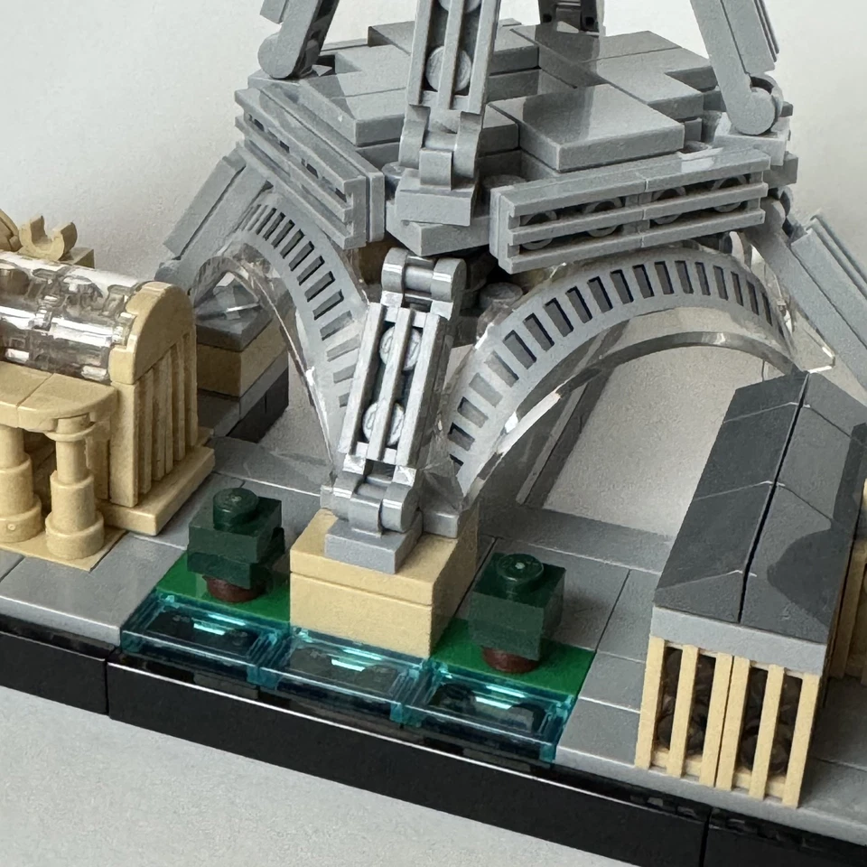 Lego 21044 Paris France Architecture Eiffel Tower City + Instructions COMPLETE - Image 3 of 4