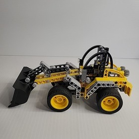 Lego Technic Wheel Loader CIB With Box & Both Manuals (8271)