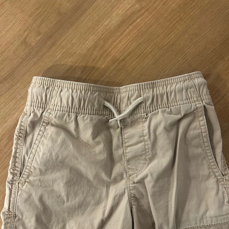 Bermuda cargo Arizona Jean infantil bege XS 6/7 elástica cintura cordão bolsos com zíper - Imagem 2 de 4
