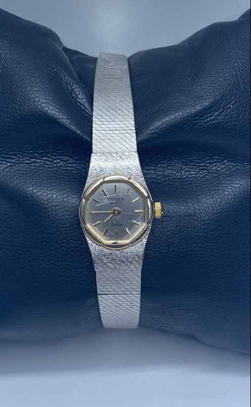 Vintage Citizen Seven Women's Quartz Watch Octagon Case Textured Bracelet 16mm