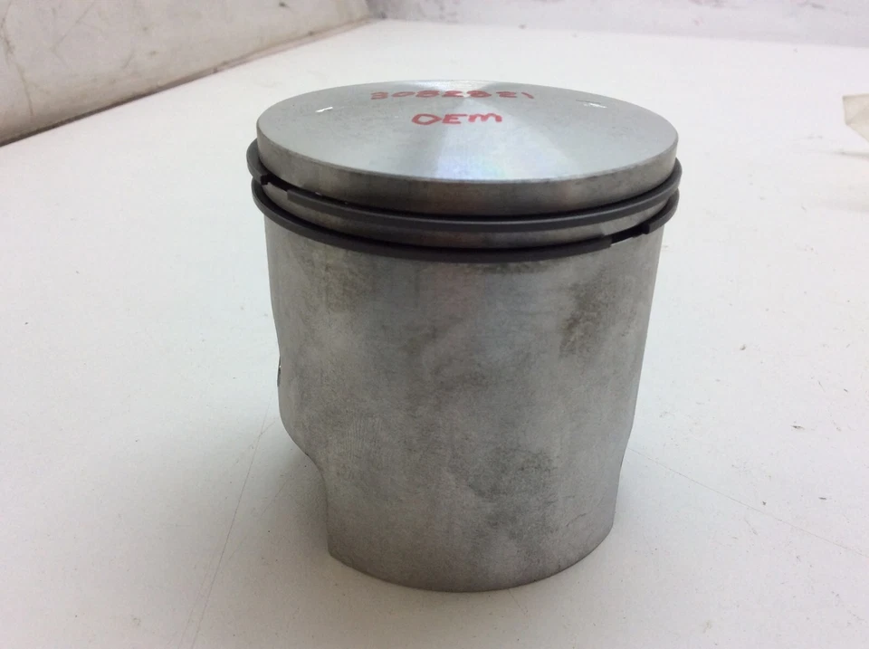 Polaris NOS New Piston Standard Bore 1973-1987 Cobra Cutlass 440 3082821 Fan OEM - Image 3 of 4