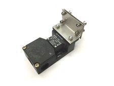 Schmersal AZ 16-02zvrk Safety Switch, With Actuator, Rating: 230V 4A, M18 Holes