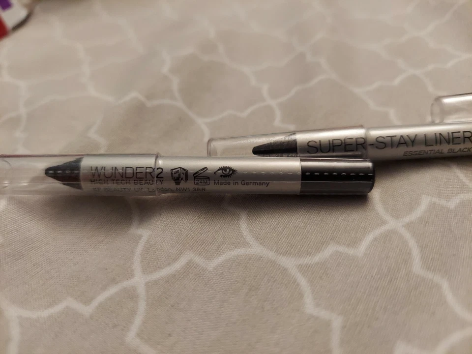 3 WUNDER2 SUPER-STAY LINER - Long-Lasting Waterproof Essential Black Eyeliner - Image 2 of 3