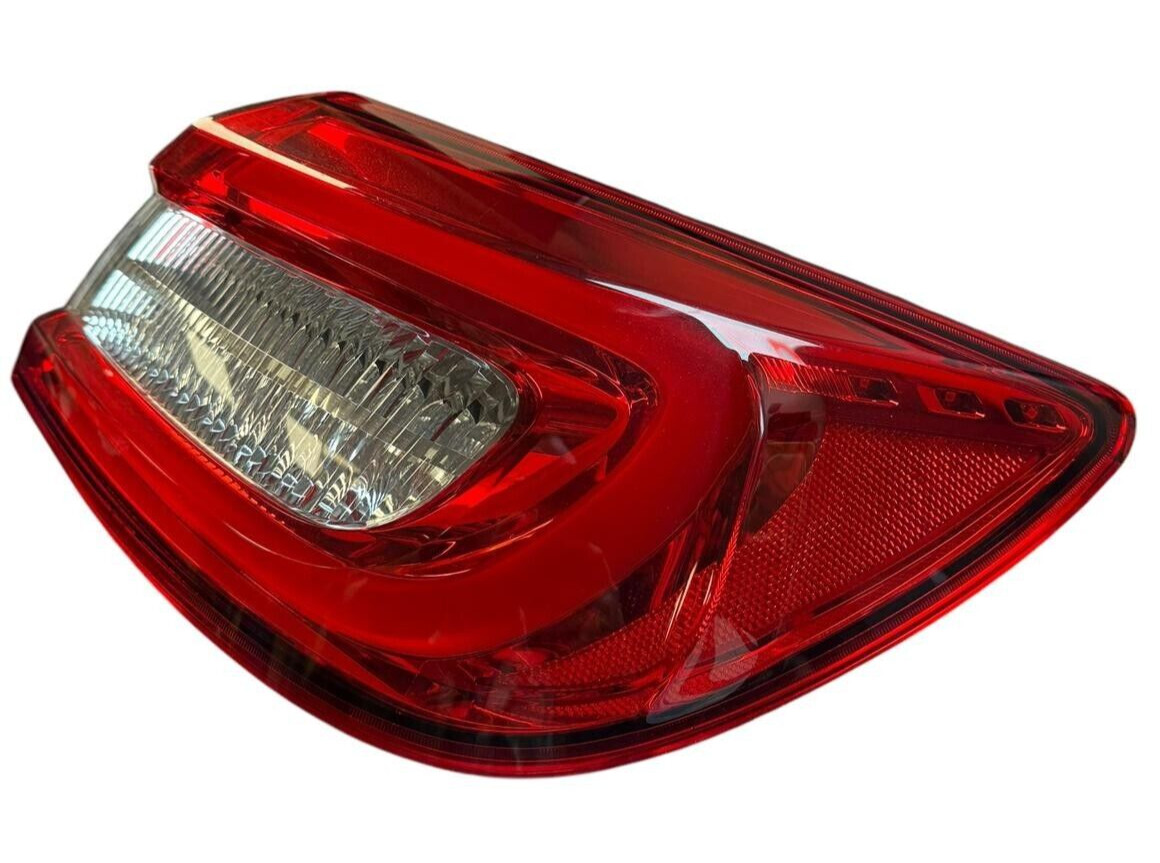 2014-2020 MASERATI QUATTROPORTE RIGHT PASSENGER SIDE TAIL LIGHT OUTER OEM