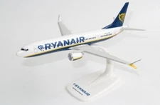 PPC 222840 1:200 Boeing 737 MAX 8 Ryanair EI-HGT Plastic Push-Fit with stand
