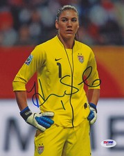 Hope Solo Cards, Rookie Cards and Autograph Memorabilia Buying Guide 32