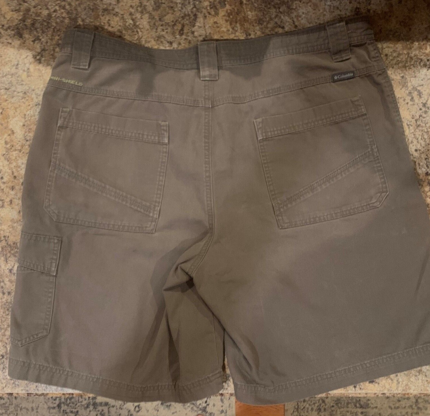 Columbia OmniShield Dark Khaki/Grey Gray Men's Cargo Shorts9" Inseam