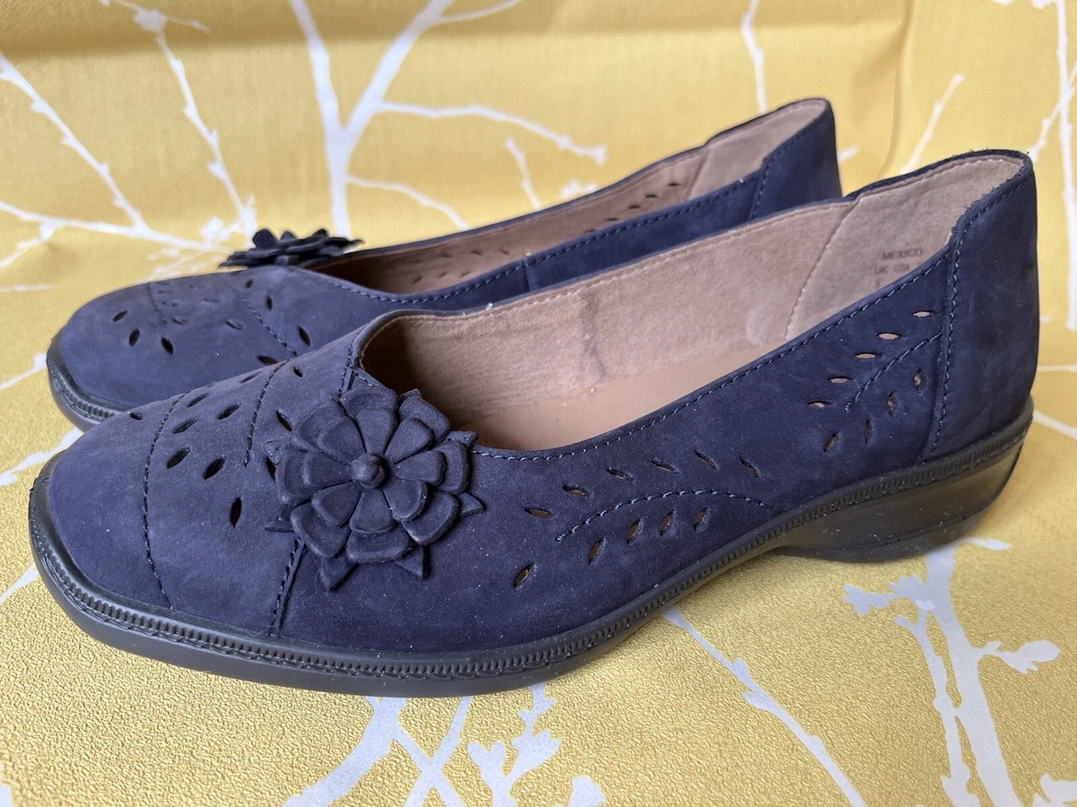 Ladies flat hotsell shoes size 5