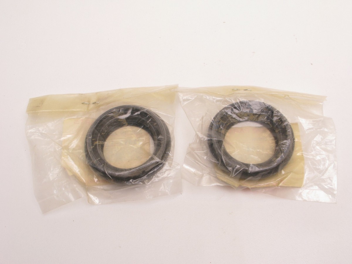 Qty (2) OEM Kawasaki 92093-1304 Outer Seal for Front Fork Tube
