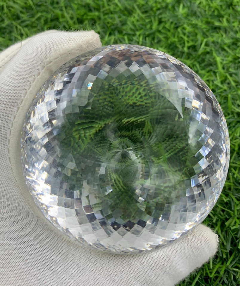 1404 CRT Round Clear Quartz Gemstone, AAA Excellent Quality Faceted Cut Gemstone - Image 3 of 4