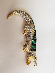 Decorative Alligator Pin.