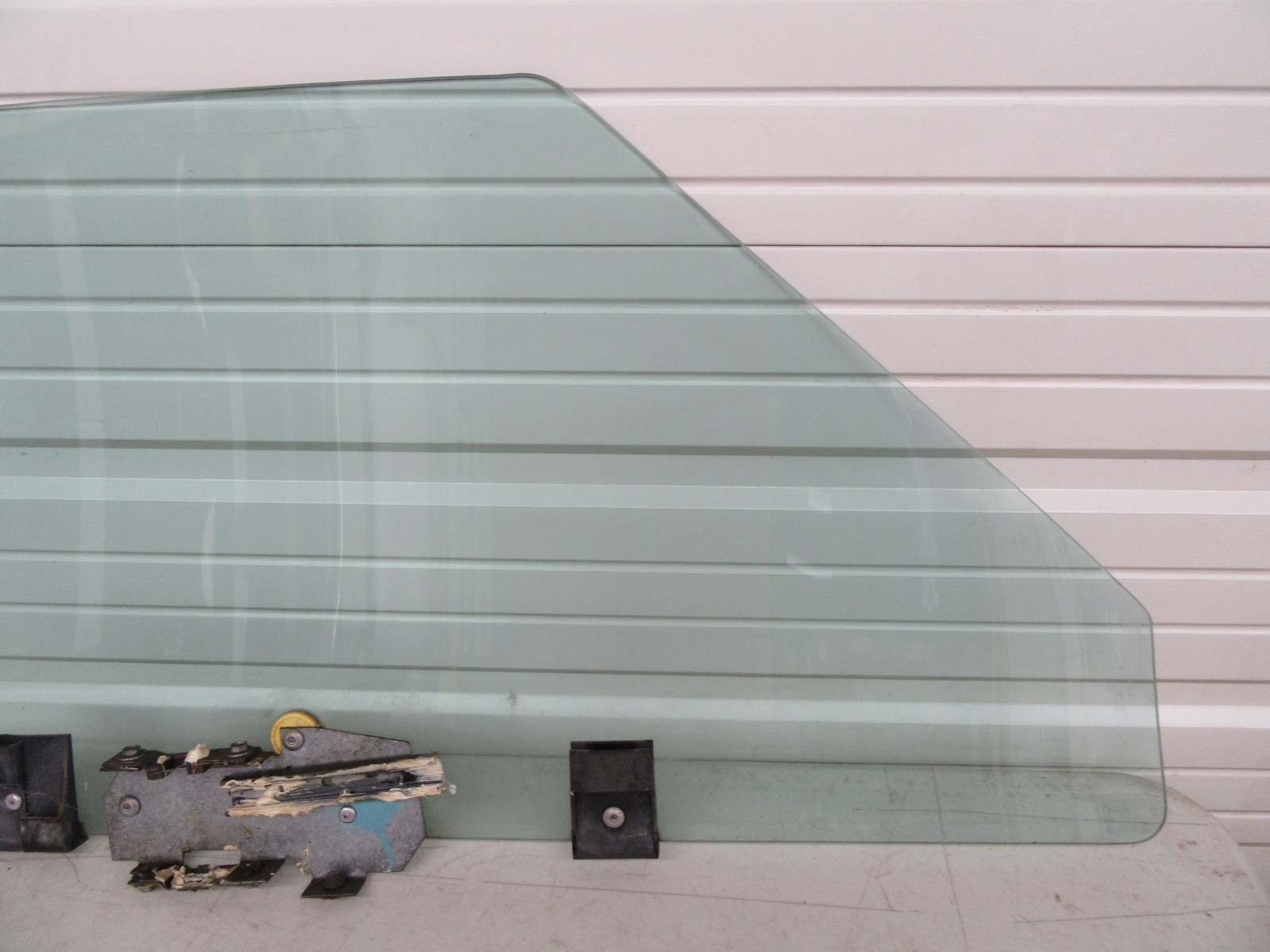 89-93 Ford Mustang CONVERTIBLE Driver Door Glass Window CARLITE Factory V8 OE