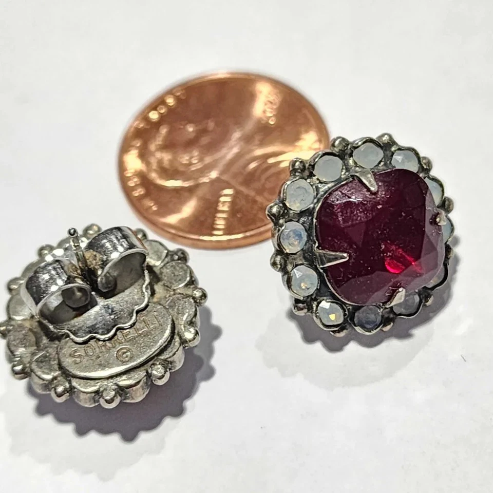 Pendientes Sorrelli Arándano Cristal Rojo Halo Ópalo Antiguo Tono Plata Postes Foto 2 de 2