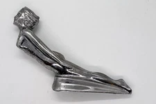 Flying lady hood ornament