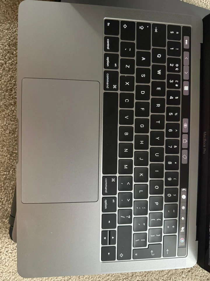 Macbook Pro 13 Inch 2017 i7 3.5ghz 16gb RAM 1tb ssd - Image 3 of 4