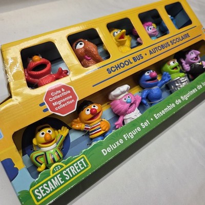 NEW 2021 Hasbro Playskool Sesame Street School Bus Deluxe 11 Figure Set Playset
