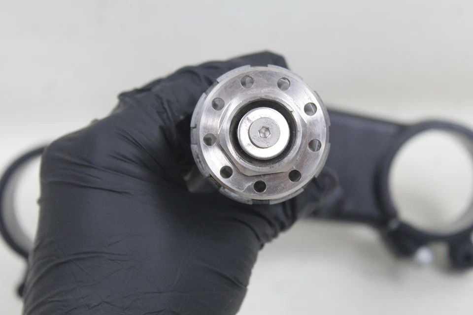 Aprilia RSV4 1100 21-25 OEM Eje de abrazadera de yugo triple árbol inferior PARA HORQUILLAS SACHS Foto 3 de 4