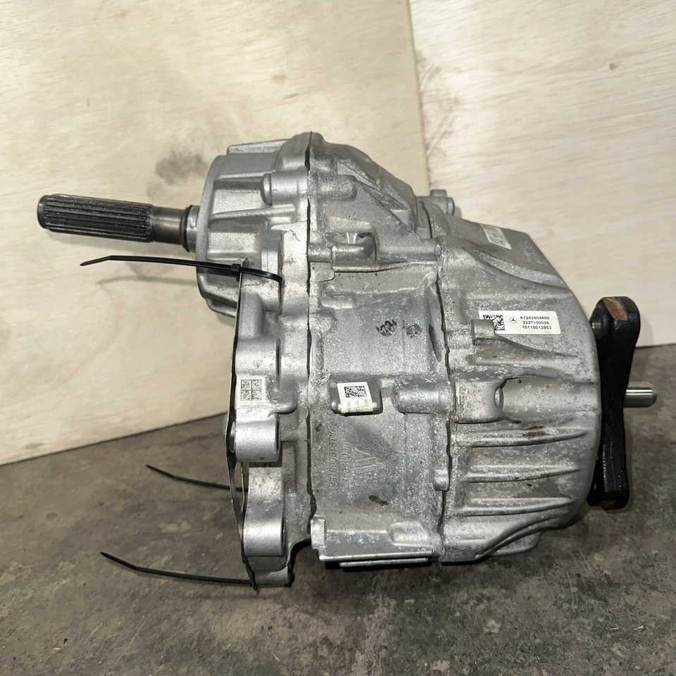 Mercedes-Benz GLC43 AMG 2023 cupé caja de transferencia A7252804800 OEM Foto 2 de 4