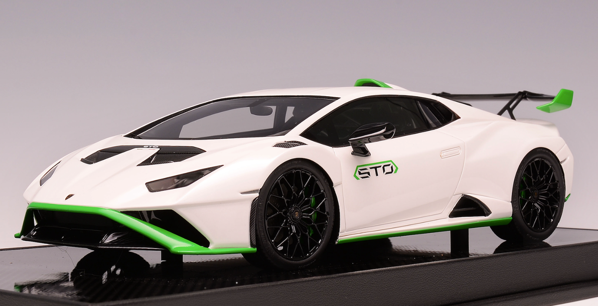 1/18 Ivy Models Lamborghini Huracan STO in white / Green Accent