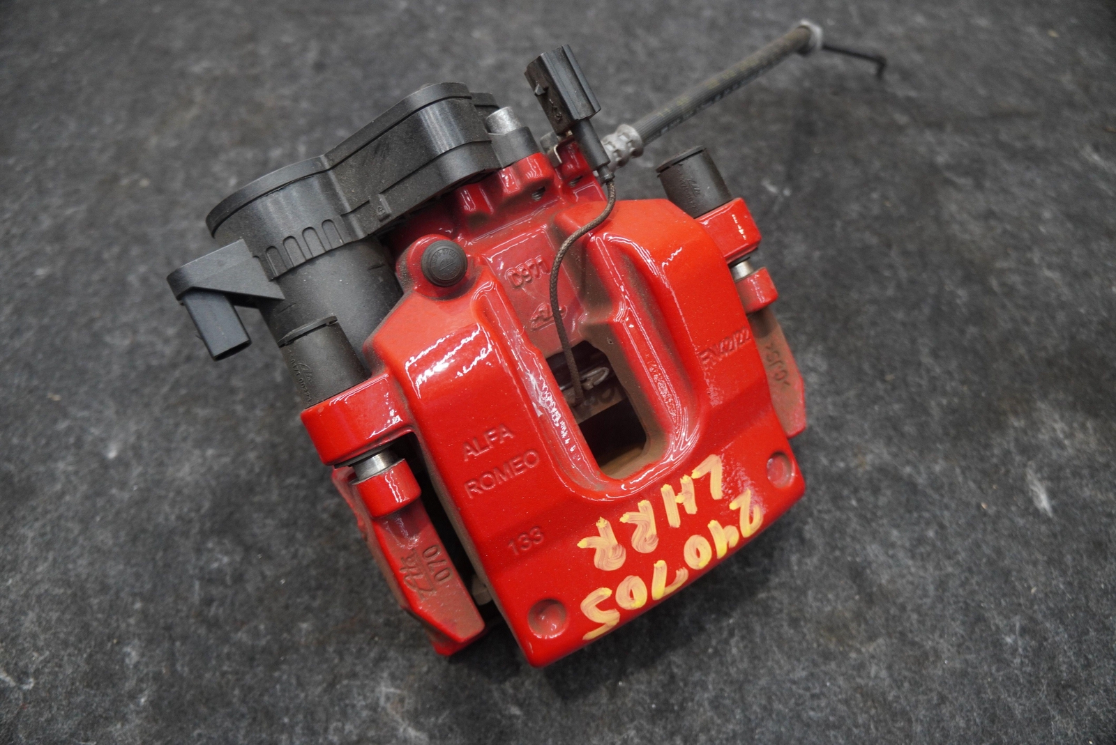 Rear Left Brake Caliper & Bracket Red 673013273 OEM Maserati Grecale Modena 2023