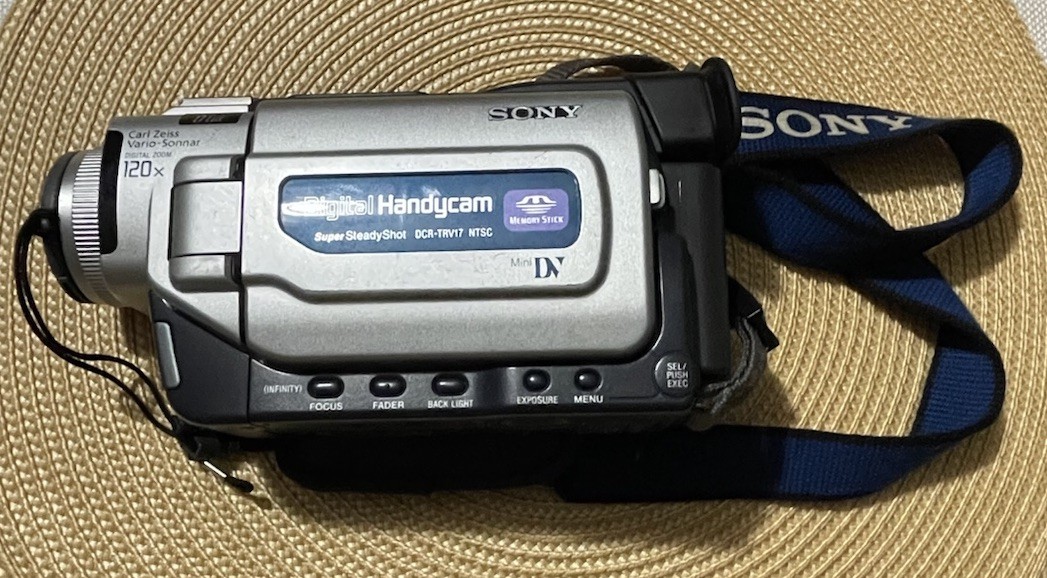 Sony DCR-TRV17 MiniDV Camcorder with Nightshot Tested Cleaned Ready to Use  -image