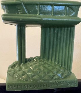 Mold A Rama Space Rail GREEN RARE Molded Souvenir Moldville Week 30