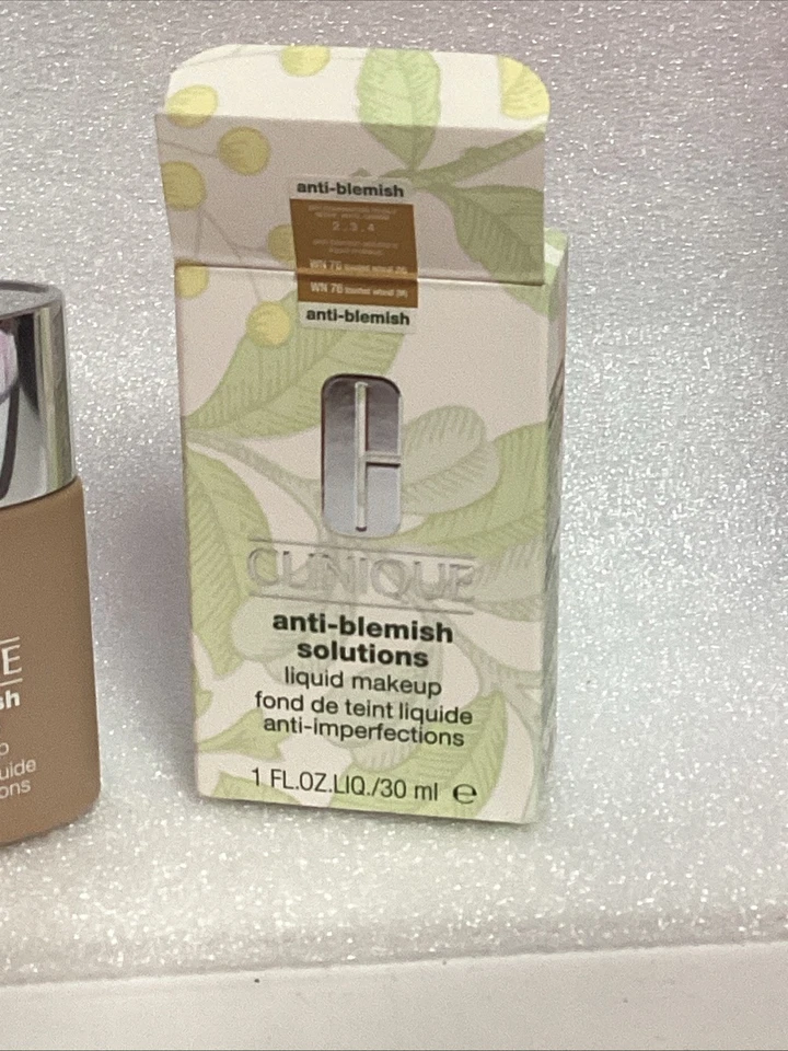 Clinique Anti-Blemish Solutions Liquid  Foundation 30ml- WN 76 Toasted Wheat - Image 2 of 4