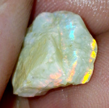 Coober Pedy Opal Rough Gem 💎 Gorgeous colours saturated throughout.  Australian