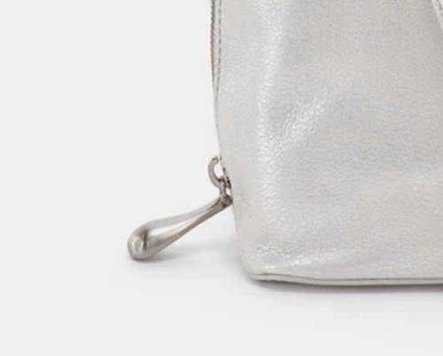 Women’s Crossbody HOBO Nash Metallic Silver Leather Handbag Travel Purse RARE - Foto 7 di 12
