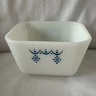 Vintage PYREX Refrigerator Dish Blue Snowflake Garland Cottage 501 B No Lid USA
