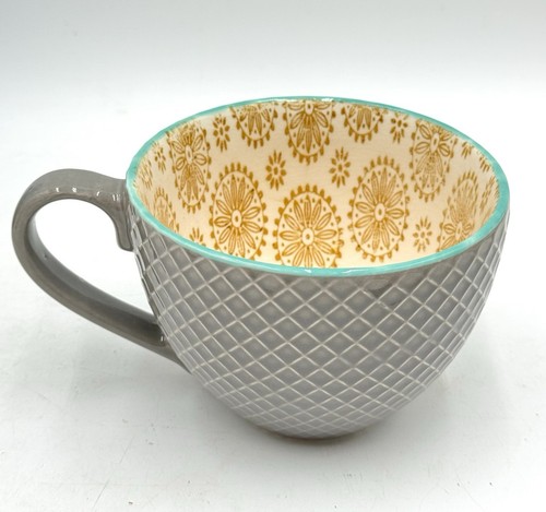 Pfaltzgraff Everyday Textured Mug Lot of 2 Starburst Flower & Chevron Zigzag - Picture 5 of 18