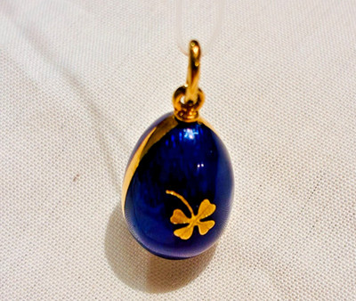 Fabergé Diamant Ei Anhänger von Victor Mayer - Email Blau Kleeblatt