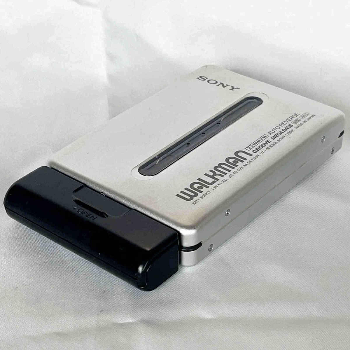 SONY WM-EX677 1999 W/accessories Silver Walkman Cassette