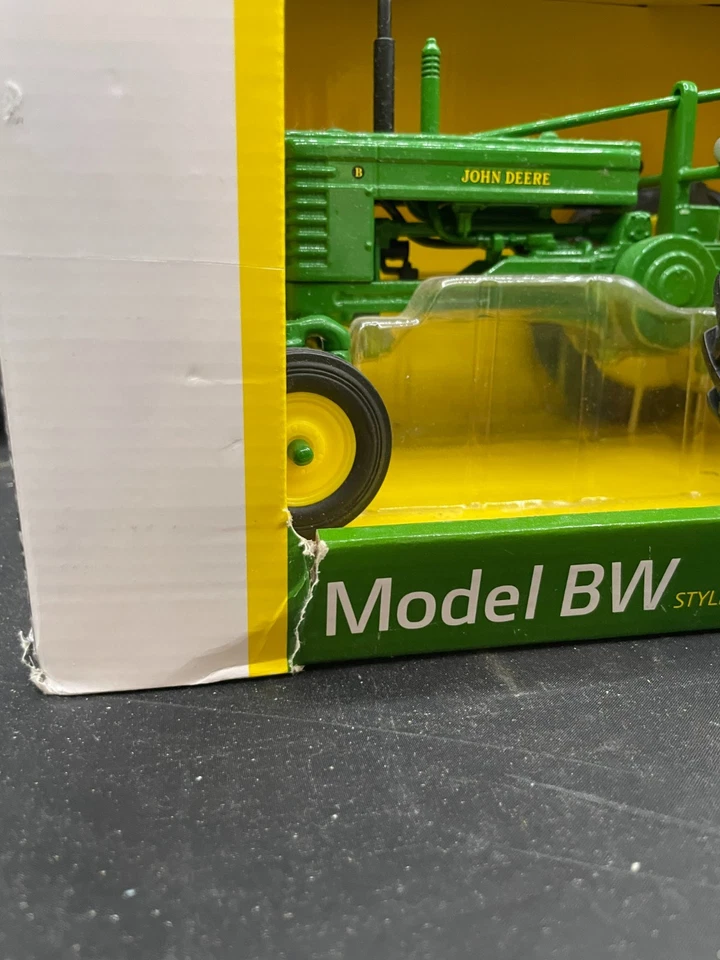 Ertl Tomy JOHN DEERE 1947 Model BW Styled Tractor 1/16 Diecast B New! - Image 4 of 4