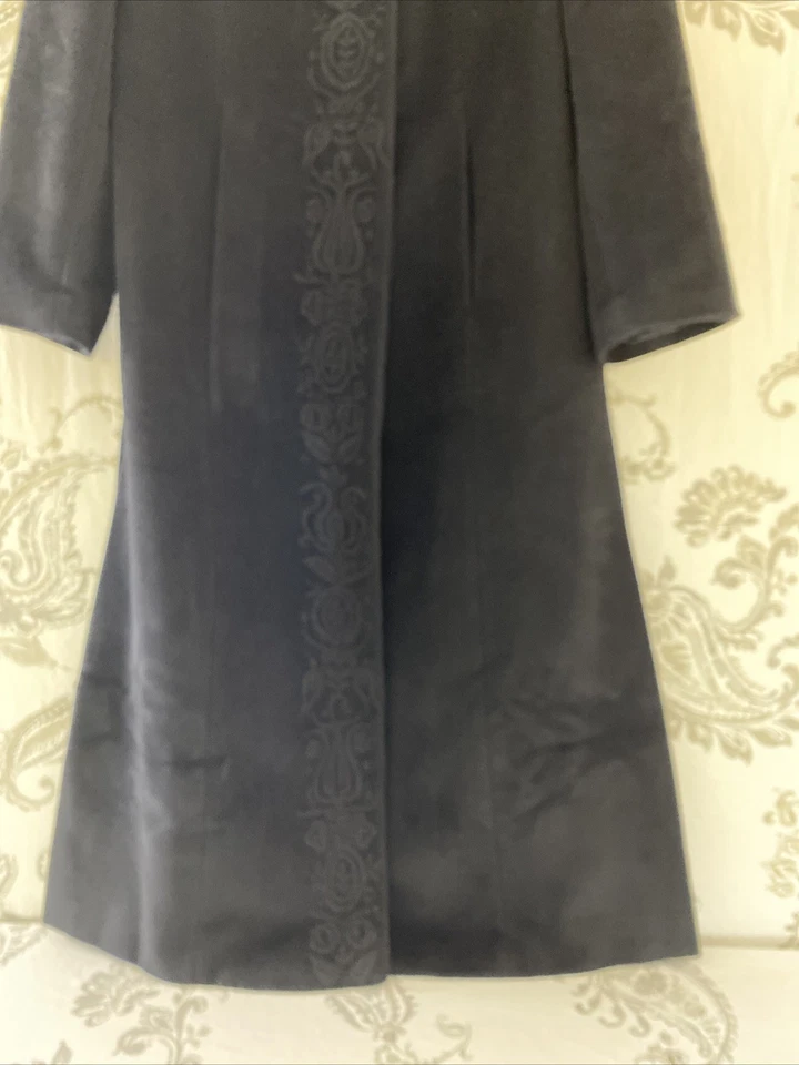 KATHERINE KELLY  100% Cashmere Coat Black w/ Hidden Buttons & Embroidery SZ 12 - Image 3 of 4