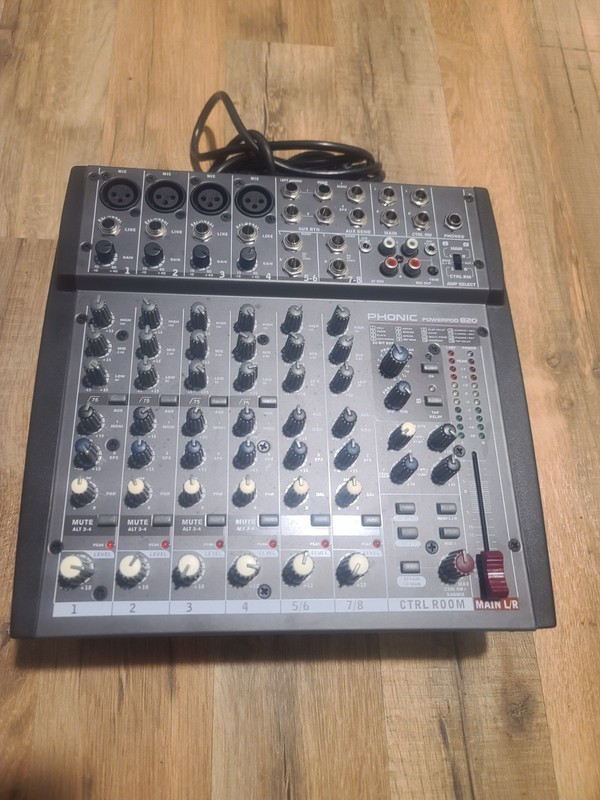 Phonic Powerpod 820 Head Powered Mixer 400w  8 Channel