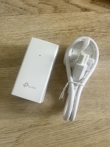 Passive 24V Gigabit POE Injector Including Wall Mount and Mains Plug. TP-Link. - 第 1/5 張圖片