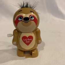 B23 SLOTH POOPER Novelty Toy Candy Wind-Up Walks Poops Candy WORKING CONDITION