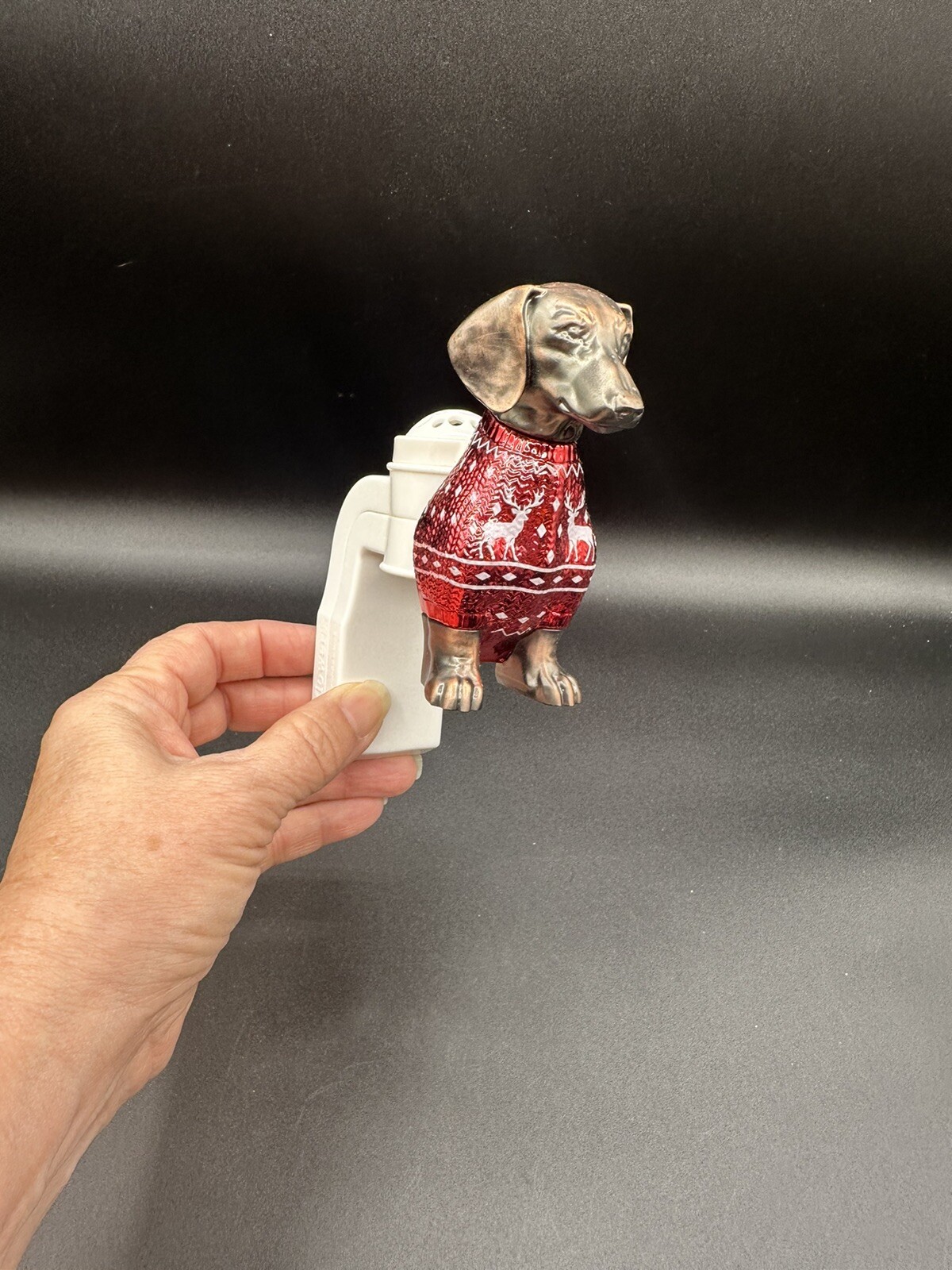1 Bath & Body Works Dachshund Snow Christmas Sweater Wallflower Plug-image