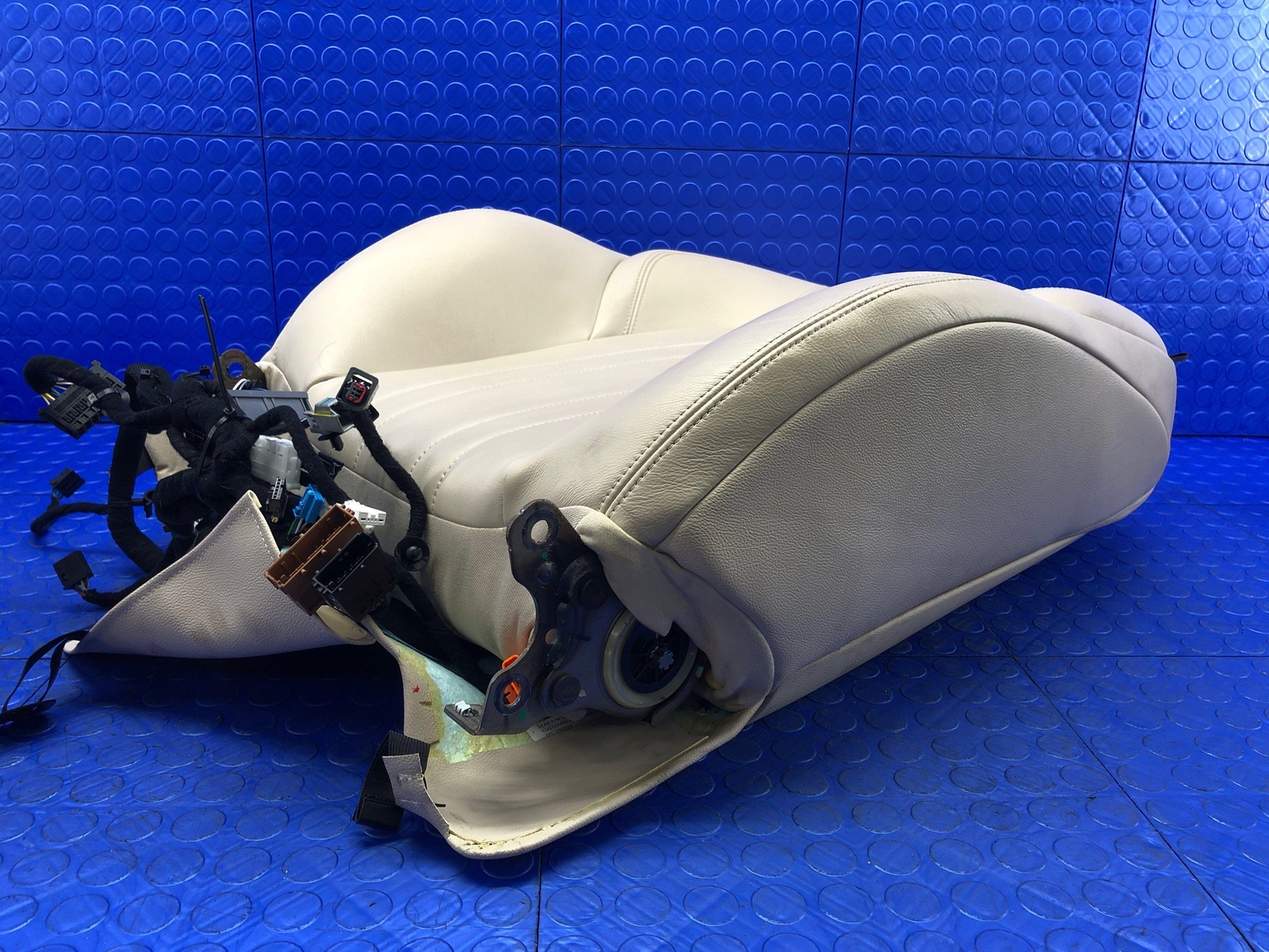 2017-2022 MASERATI LEVANTE FRONT LEFT UPPER SEAT CUSHION BACKREST BEIGE LEATHER