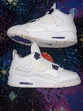 Taglia 9,5 - Jordan 4 Retro Mid Viola Metallizzato senza scatola
