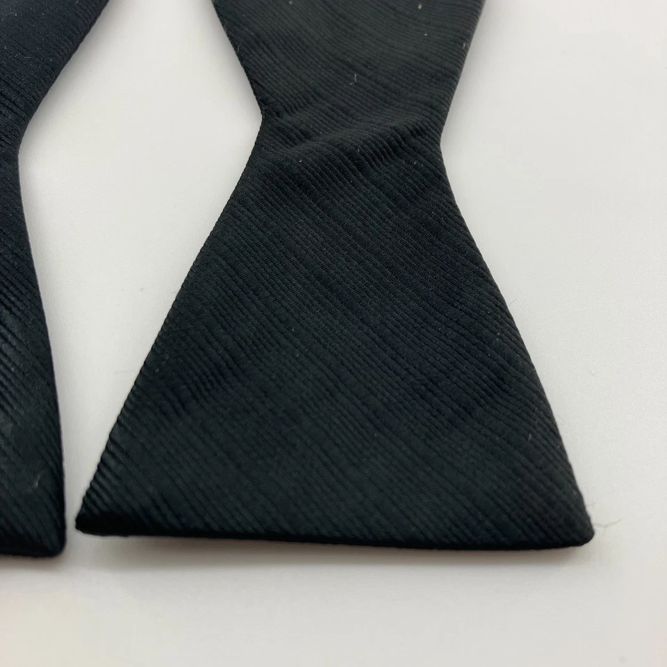 Gravata borboleta Stafford preta sólida 2,25" de largura smoking de poliéster casamento formal - Imagem 2 de 4